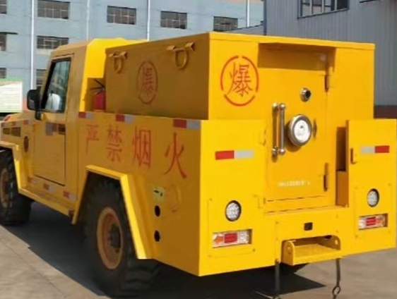 福海凯龙爆破器材运输车:保障爆破任务的安全运行